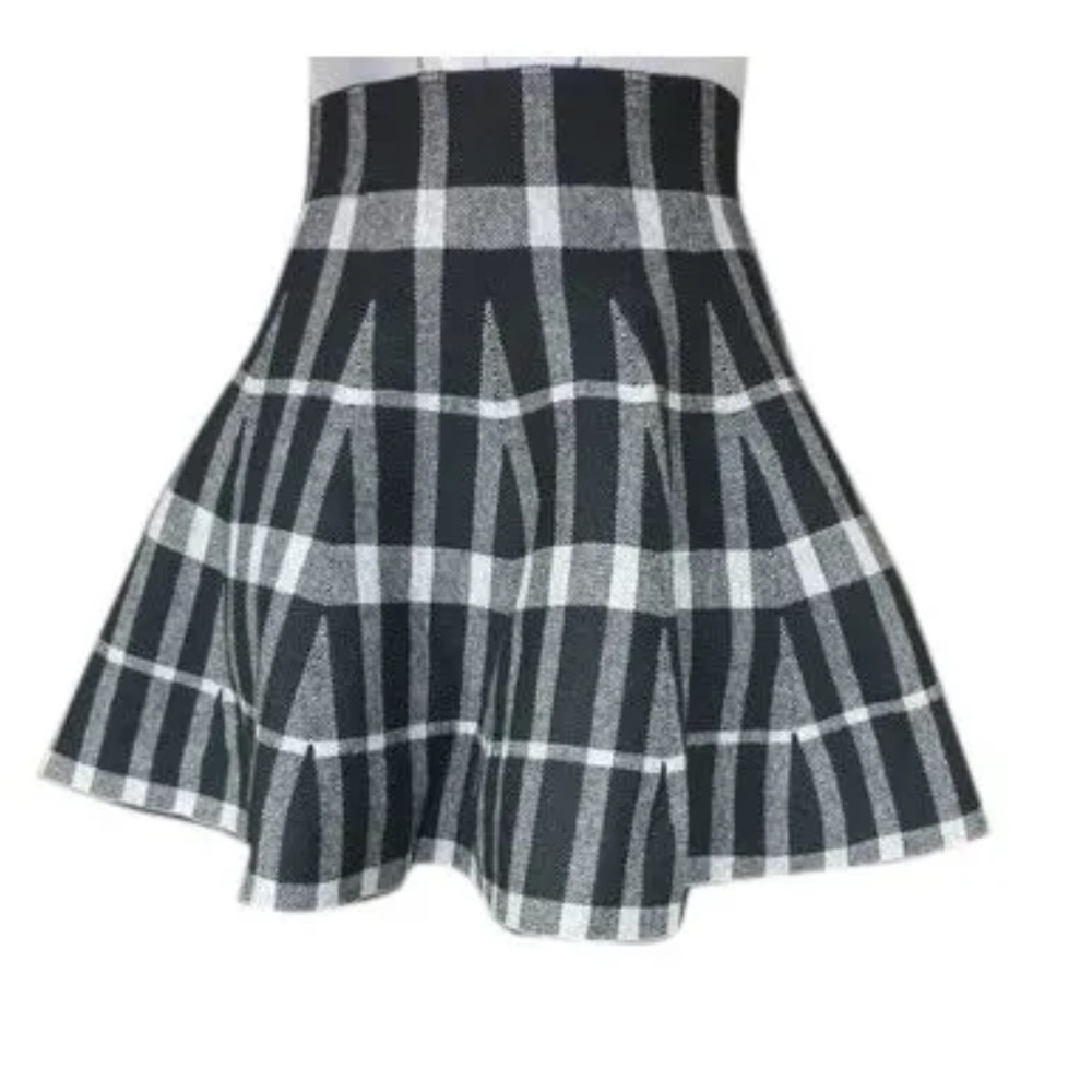 Black &White Plaid Knit Skater Skirt